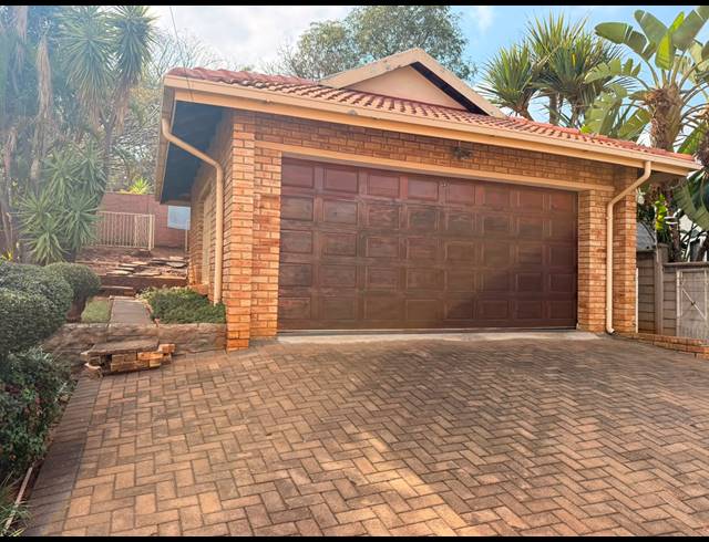 4 BEDROOM HOUSE FOR SALE IN CASHAN